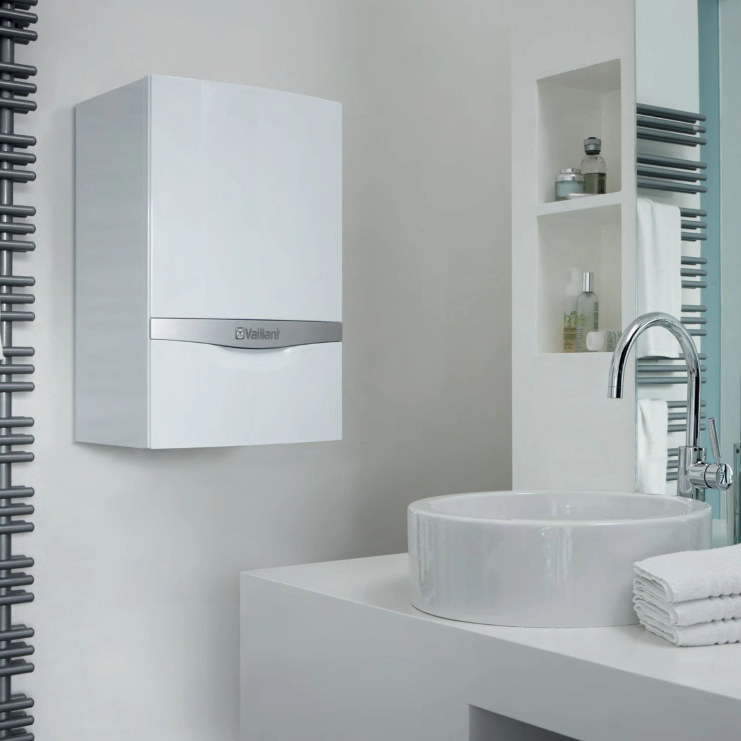 Vaillant Ecotech 435 Heat Only with Horizontal Flue & 15mm Scale Reducer